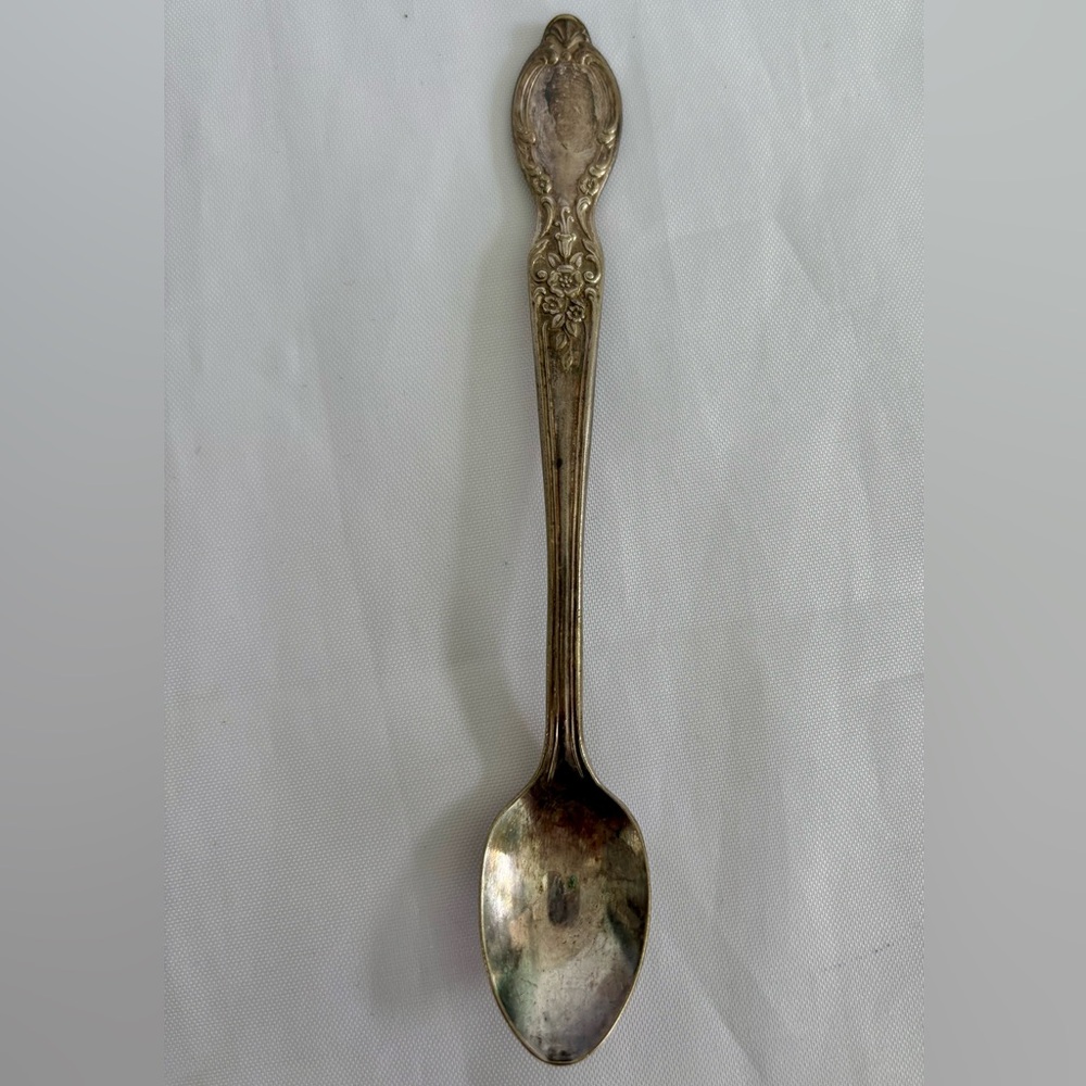 Vintage Baby Feeding Spoon VICTORIAN ROSE Wm Rogers Silverplate  Long Handle 5”